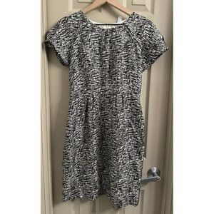 Banana Republic Women's 6P Black and White 100% Silk Sheath Lined‎ Knee Dress